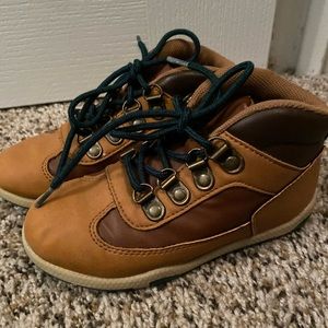 Boys Target Outdoorsy Shoes, sz 11